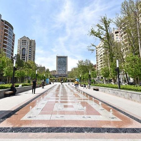 Апартаменты 74/3New Building In The Center Of The Capital Ереван Экстерьер фото